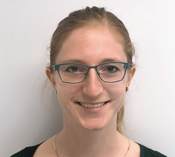 Lena Vogl< Lena Vogl<
